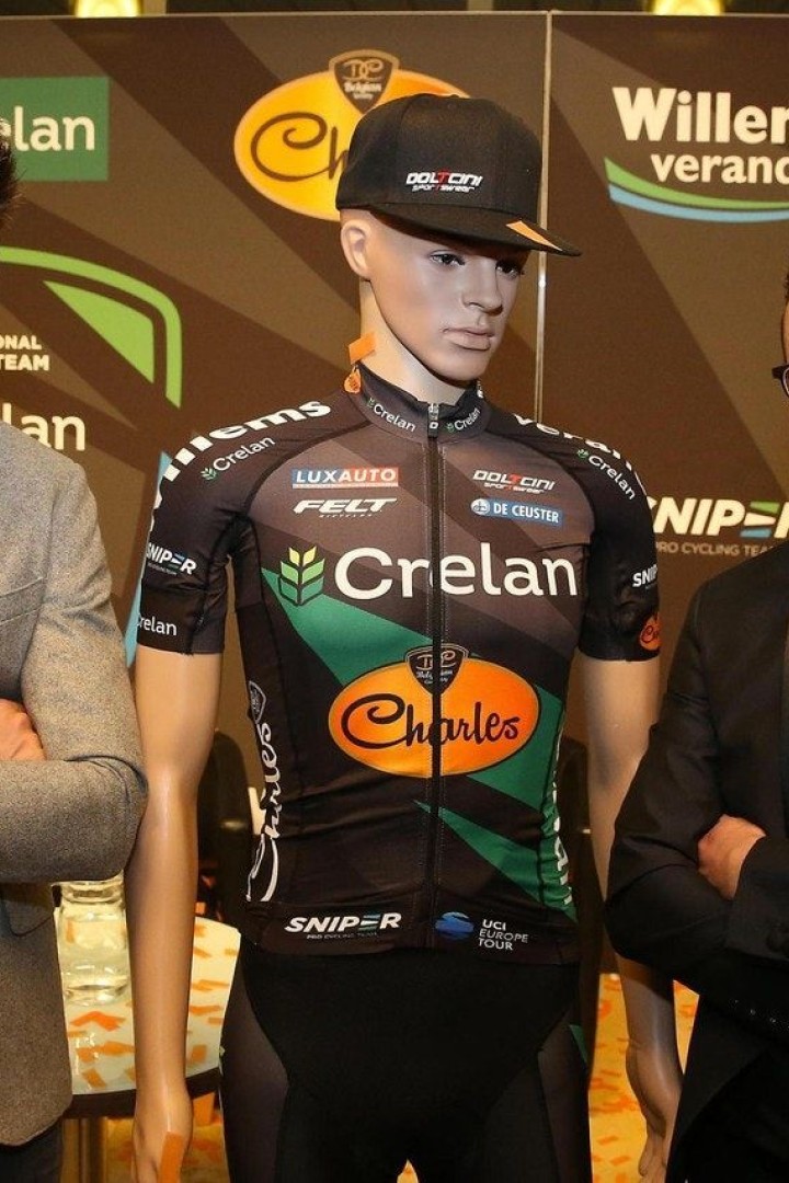 Wout Van Aert en Nick Nuyens voor Sniper Cycling team